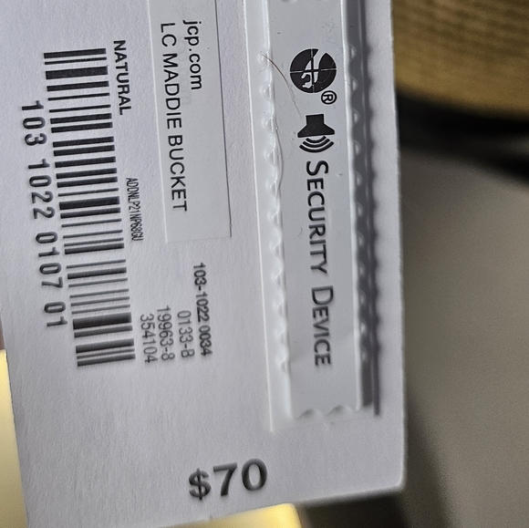 Liz Claiborne NWT Maddie Bucket Crossbody Shoulder Handbag Purse Tan & Black - Picture 13 of 13